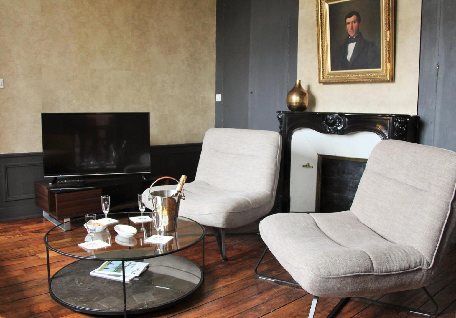 Henri IV - Parking Included - Self Check-In Apartment Chartres Exterior photo